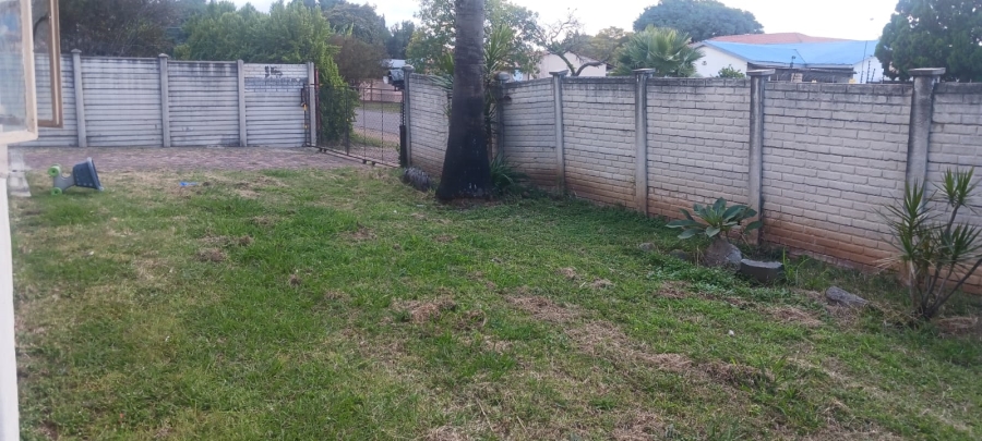 2 Bedroom Property for Sale in Oos Einde North West